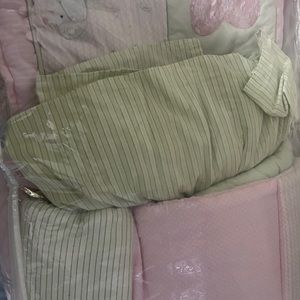 Lambs & Ivy crib bedding